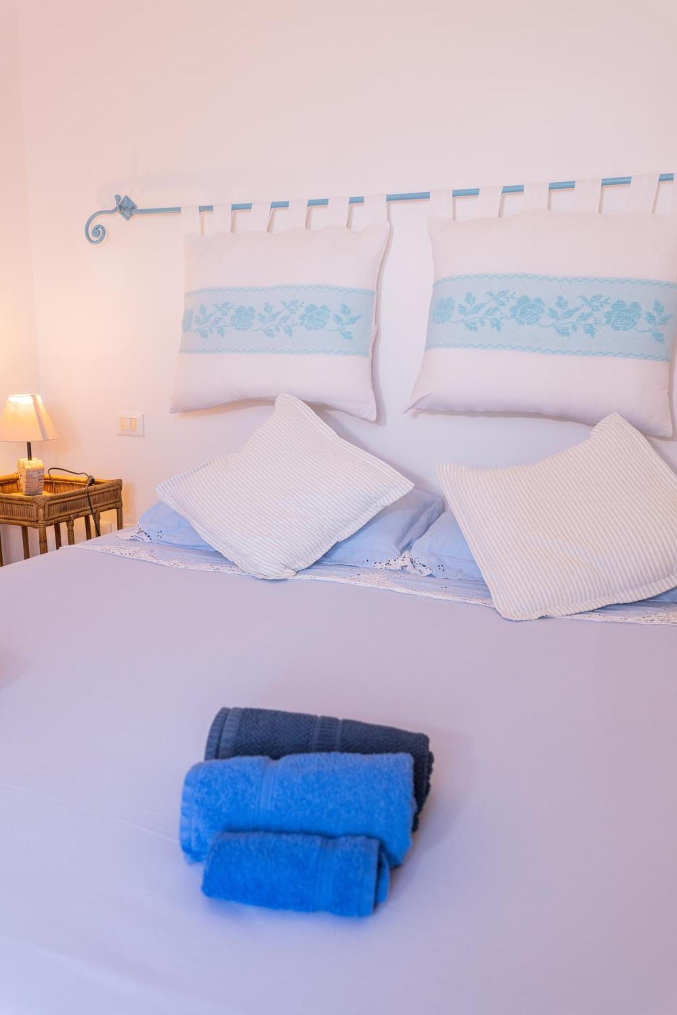 Residenza Del Barone Villa Zoe Chia - Vista Mare Экстерьер фото