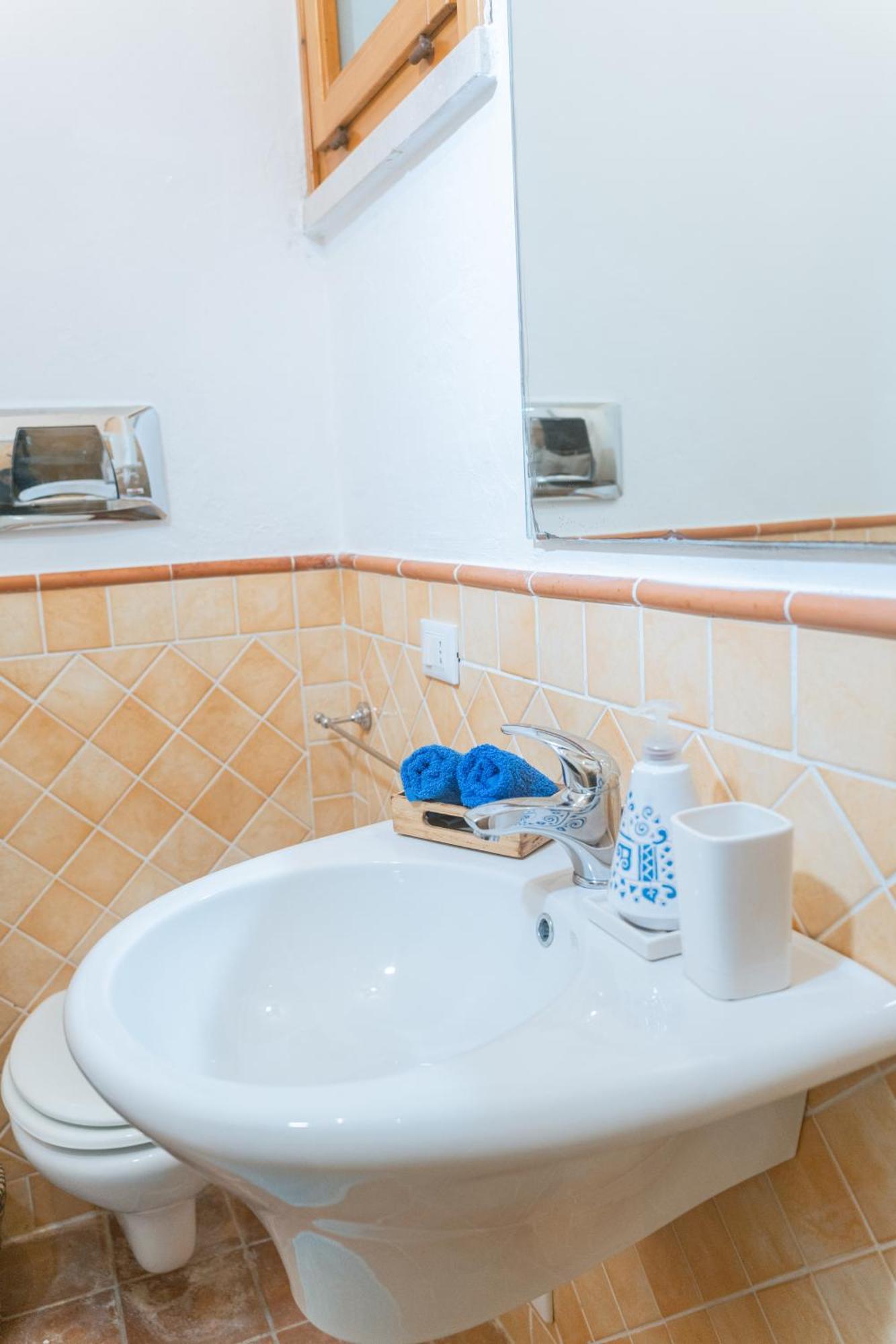 Residenza Del Barone Villa Zoe Chia - Vista Mare Экстерьер фото